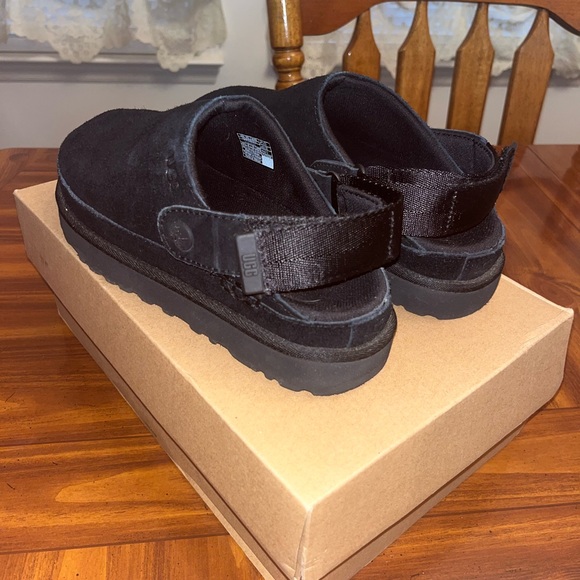 UGG Goldenstar Clog - Picture 6 of 11